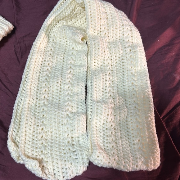 Crochet Hat&Scarf Set Adult - Picture 5 of 5